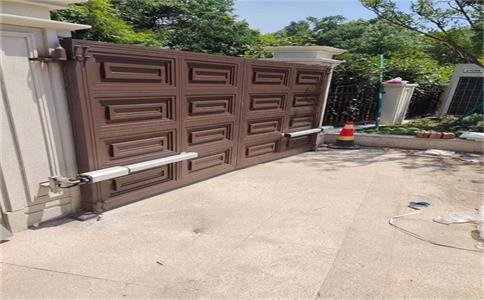 提升安全与便捷：开门机的实用功能解析